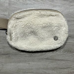 EUC Lululemon Belt Bag